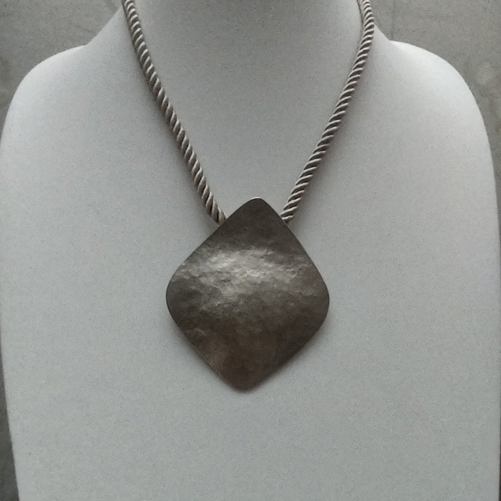 Chico's Signed Silver Tone Metal Shield Plate Pendant Rope Necklace